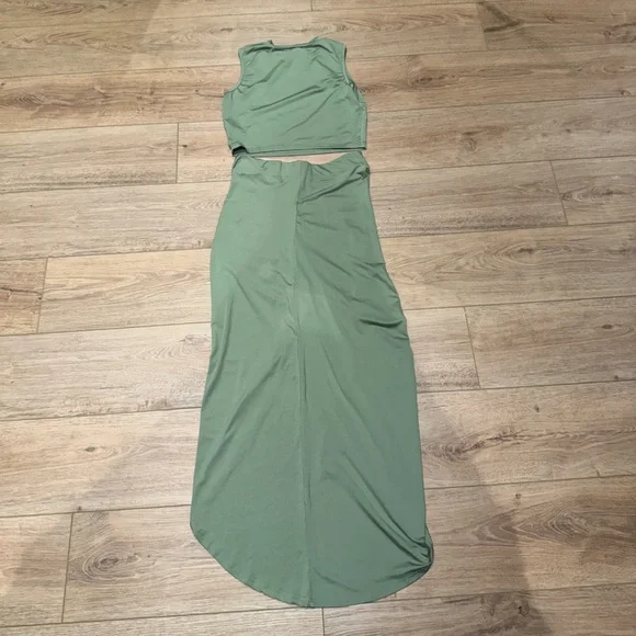Elegant Olive Green JERSEY CROP TANK TOP & RUCHED MAXI SKIRT - Picture 4 of 6